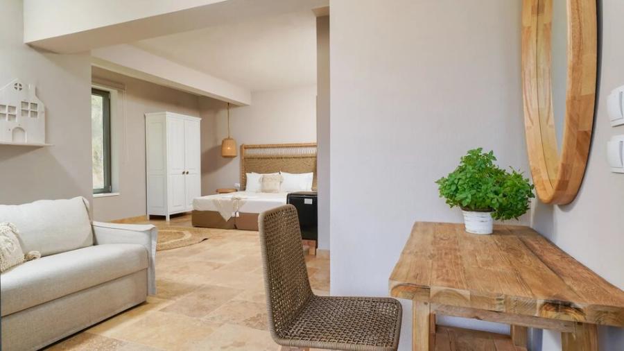 SUITE WITH JACUZZI