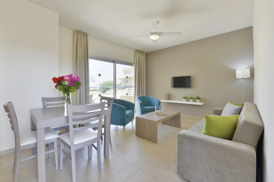 ONE BEDROOM SUITE