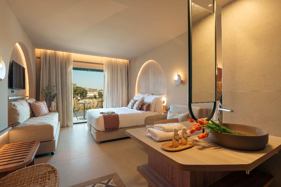 Endless Blue Green Seaview Retreat