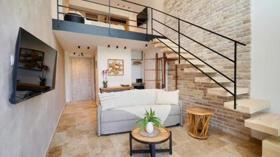 EXECUTIVE SUITEDUPLEX