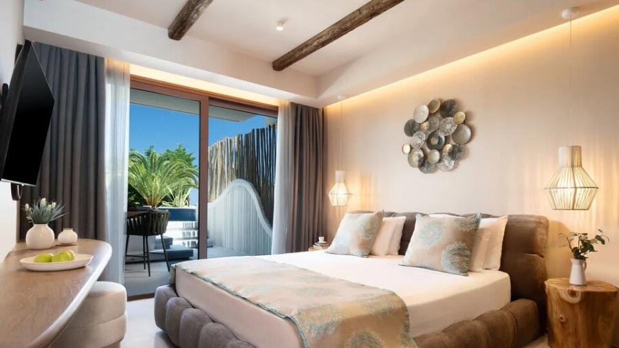 Junior suite sa deljenim bazenom