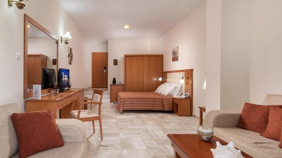 JUNIOR SUITE