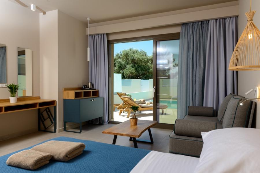 junior suite private pool