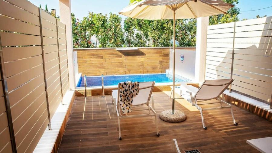 junior suite sa bazenom