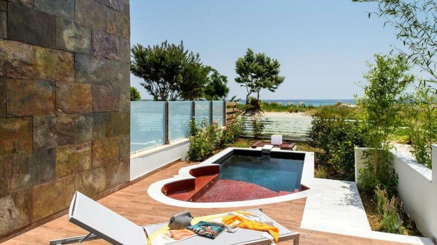 Junior suite pogled more sa privatnim bazenom