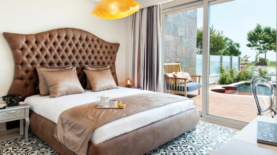 Junior suite pogled more sa privatnim bazenom