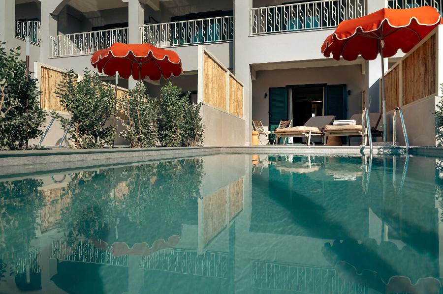 Secret Garden Pool Suite