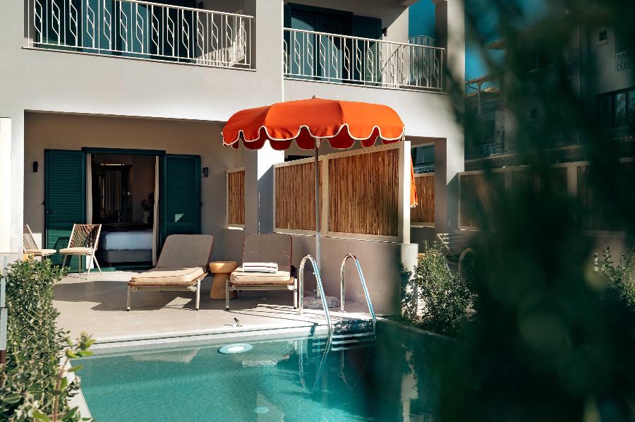 Secret Garden Pool Suite