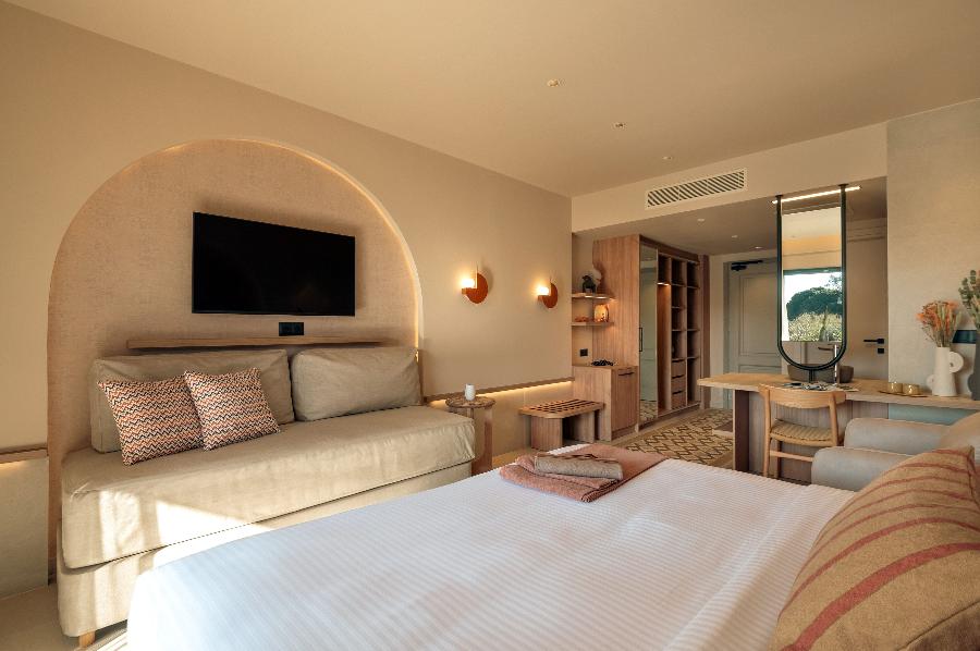 Secret Garden Pool Suite