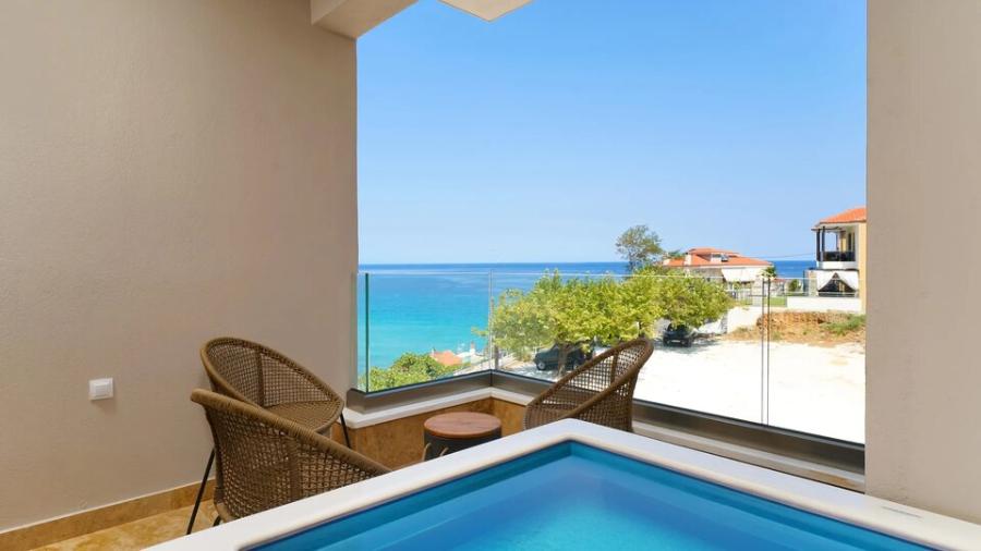 SUITE WITH JACUZZI